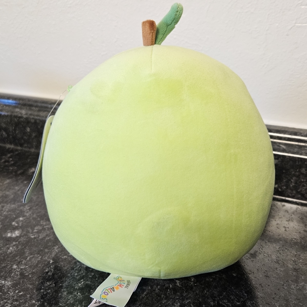 Ashley the green apple 8" squishmallows - Picture 3 of 4